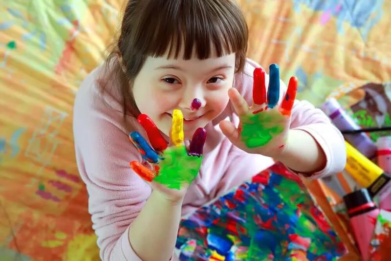 Hiểu đúng về hội chứng Down giúp giảm định kiến, tránh thông tin sai lệch và tạo môi trường tôn trọng cho trẻ.
