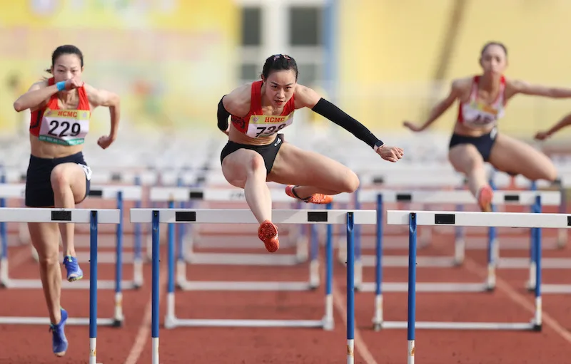 Athletics là thuật ngữ dùng để chỉ điền kinh, nhóm môn thể thao nền tảng gồm chạy, nhảy, ném và phối hợp.