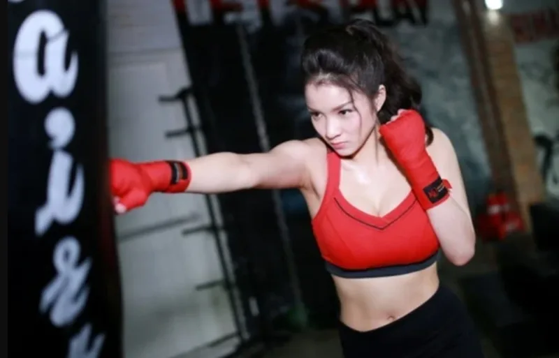 Boxing là bài tập cường độ cao, phù hợp với người muốn cải thiện vóc dáng và tăng năng lượng tiêu hao.