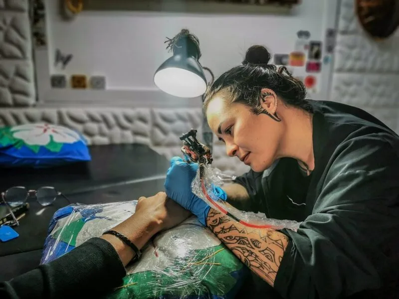 Chuẩn bị kỹ trước khi xăm giúp quá trình thực hiện an toàn và kết quả đẹp hơn.