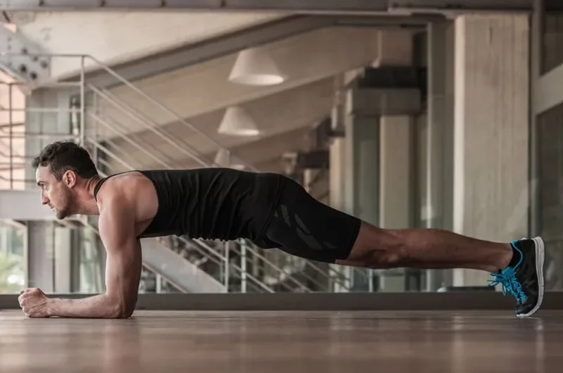 Hướng dẫn tập plank đúng cách giúp giảm mỡ bụng tại nhà